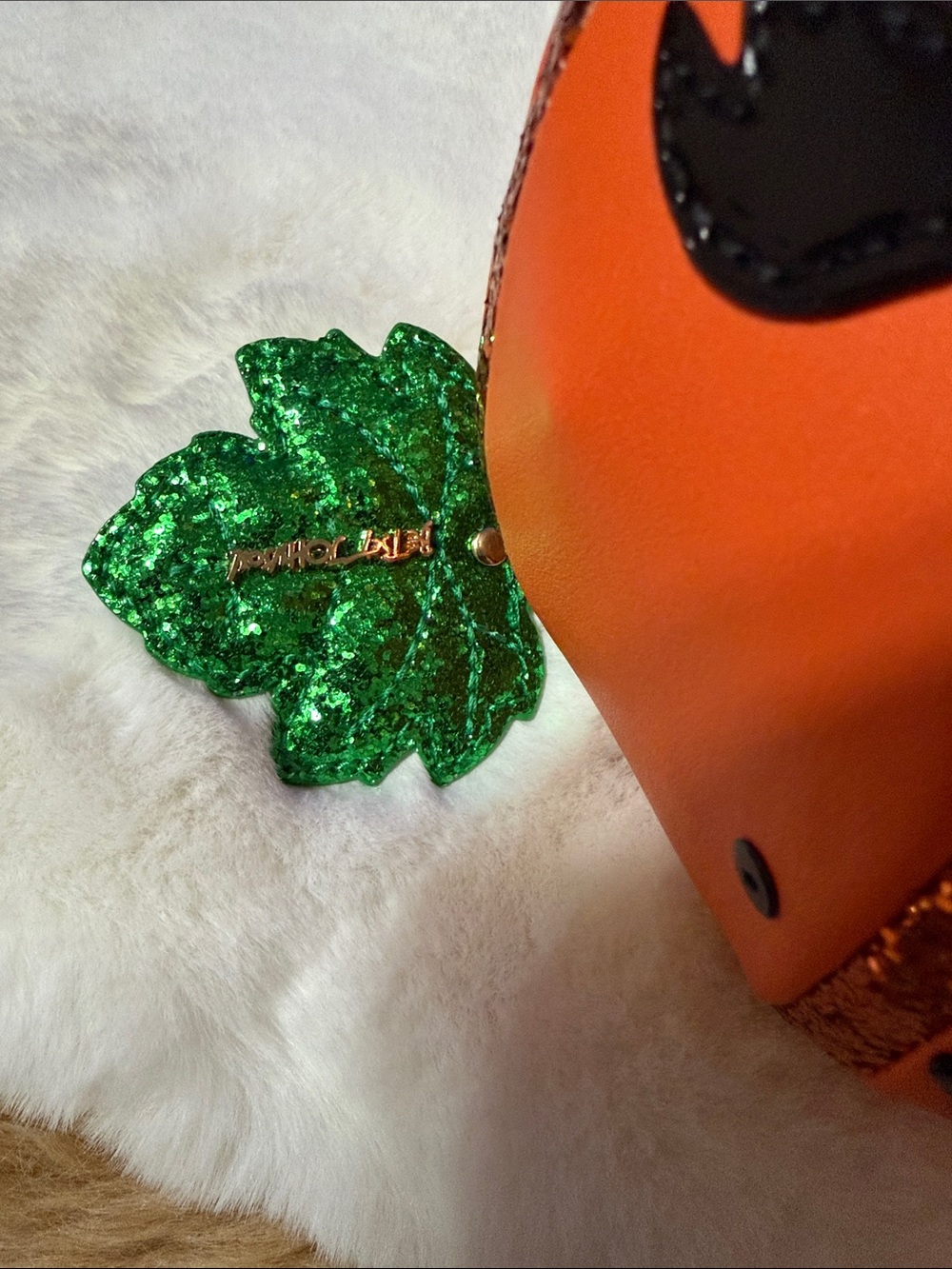 RARE Betsey Johnson 3D KITSCH Oh My Gourd PUMPKIN Crossbody Purse Bag Halloween - Picture 2 of 8